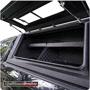 Hard Top Aluminium et sa boîte à outils latérale